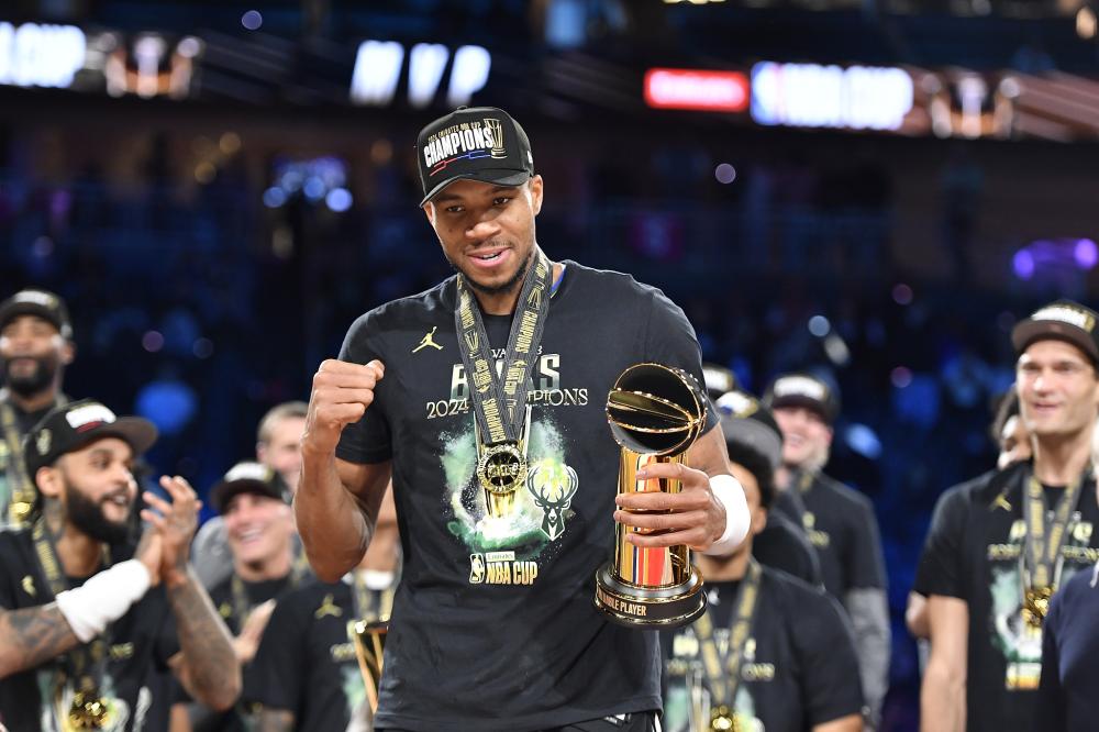 在攻防两端 在攻防两端