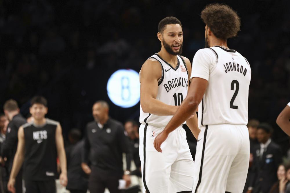 在三分线外 在三分线外