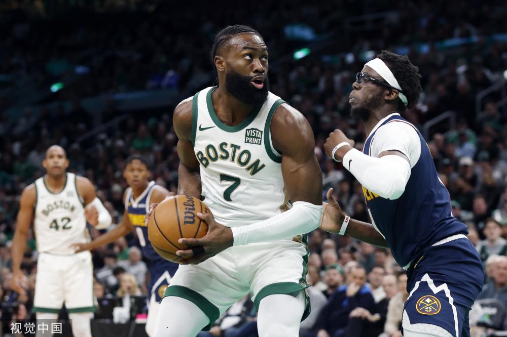 中锋陷重围 中锋陷重围