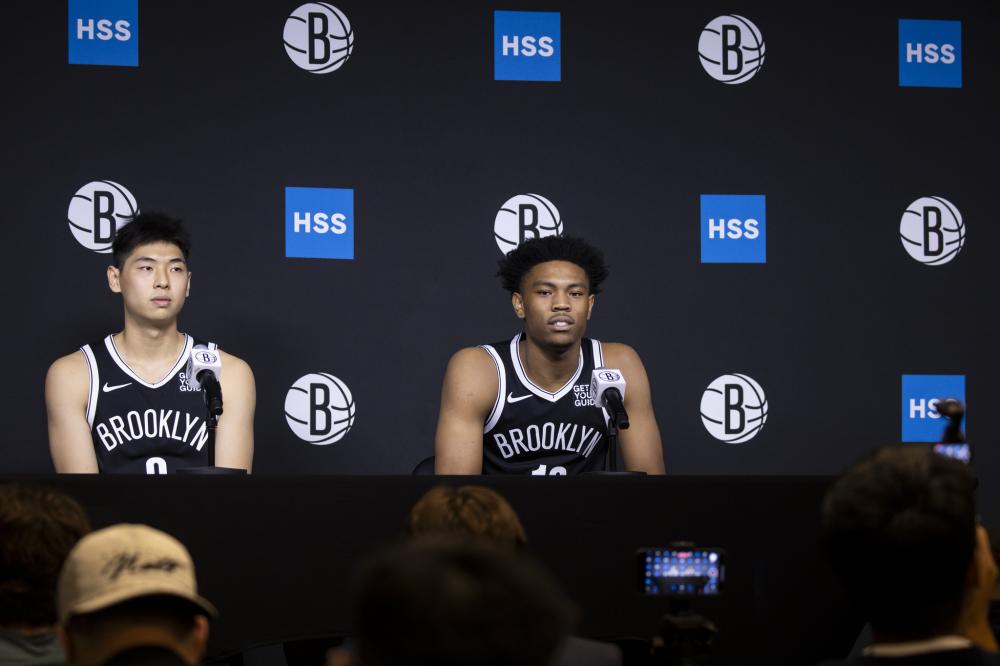 将视线转向 将视线转向